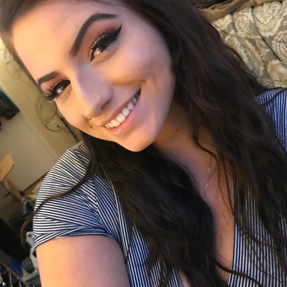 Meet your Posher, Maria - Picture 1 of 1